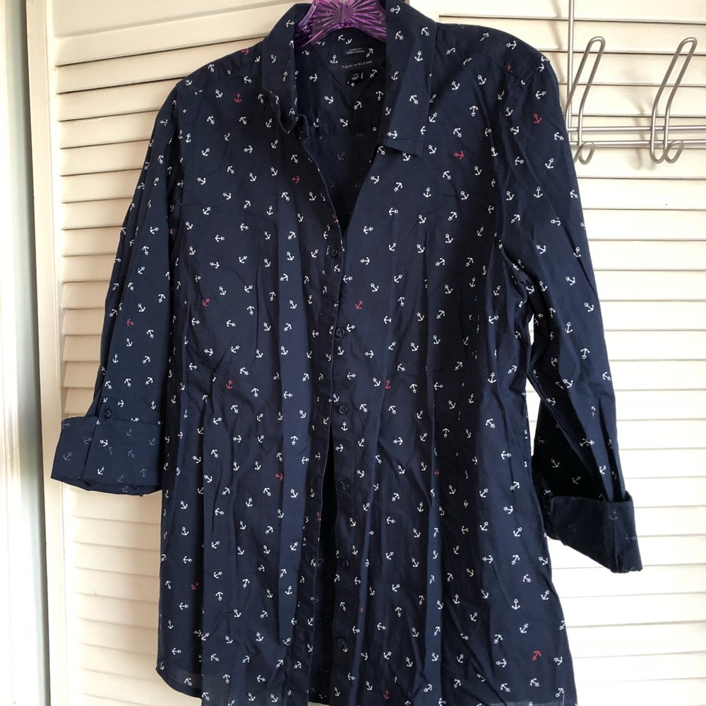 Women’s button up shirt